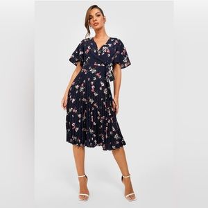 Size 12 Floral Print Pleated Midi Dress